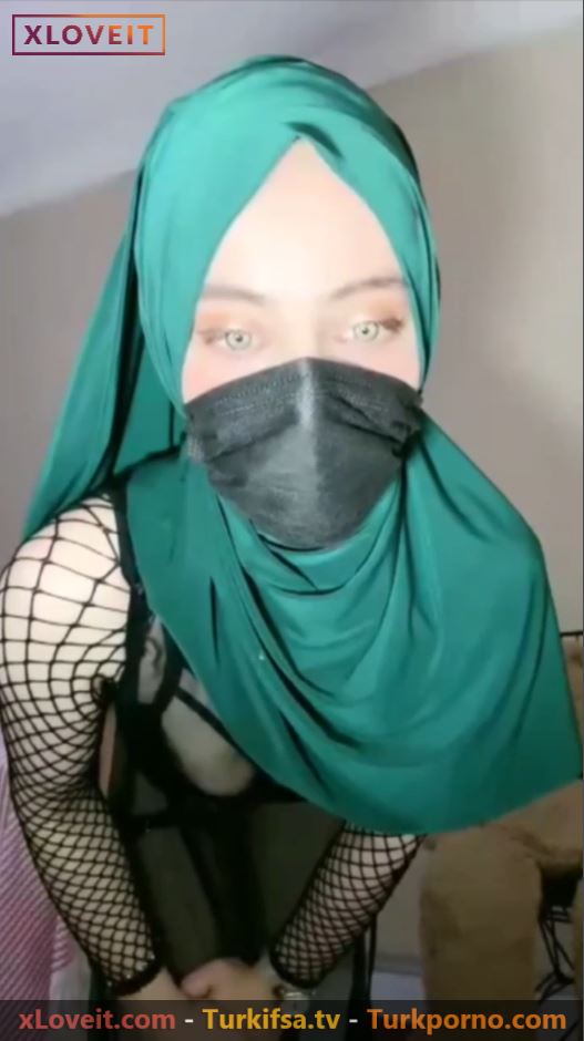 Boncuk ifşa Transparan geceliğiyle gece yayını izle