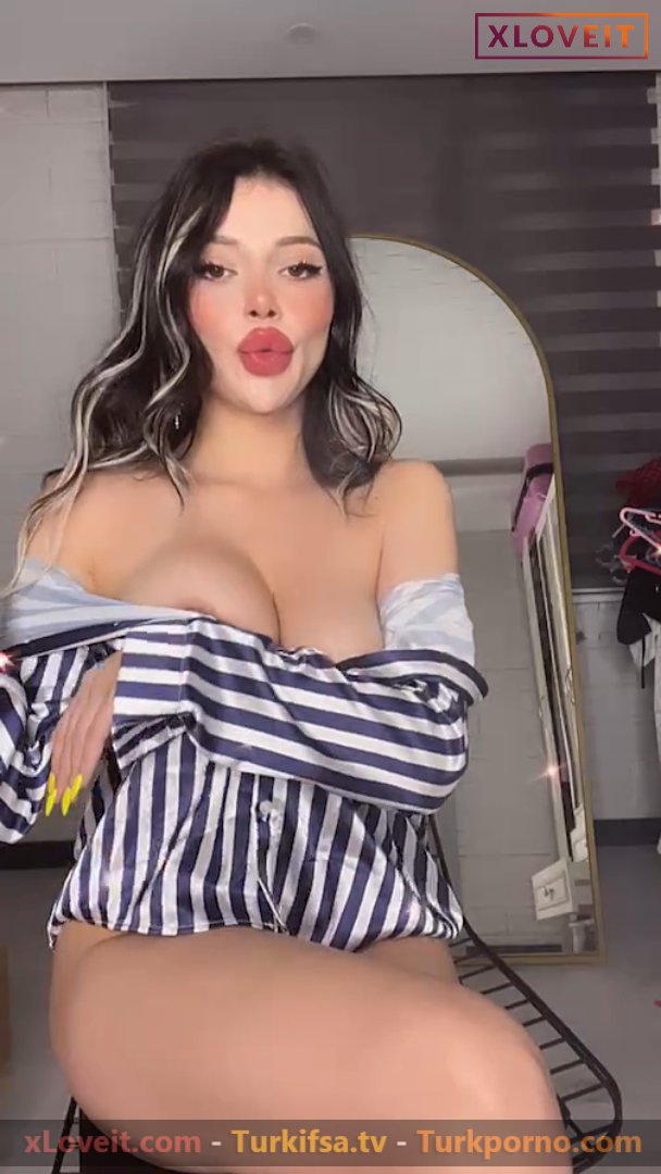 Cerhawk ifşa Sexy Türk kızından gömlekli yayın seyret